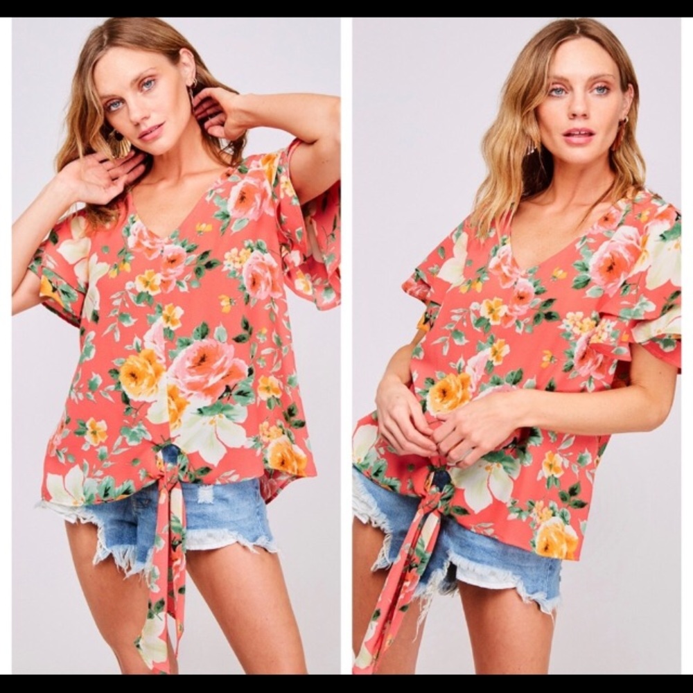 NWT Floral V-Neck Top w/Tiered Short Sleeves - Picture 2 of 16